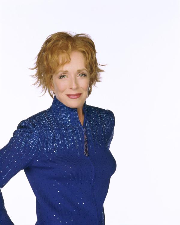 Bild 1 von 25: (2. Staffel) - Evelyn Harper (Holland Taylor) ist Alans und Charlies leicht nymphomane Mutter. Sie ist sehr enttäuscht von ihren beiden Söhnen, da diese jeglichen Kontakt zu ihr vermeiden wollen.