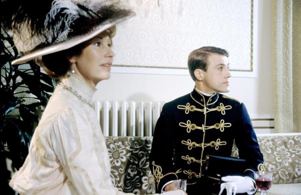 Bild 1 von 26: Im Bild: Lotte Ledl (Frau Rechenberg), Christoph Waltz (Pali).