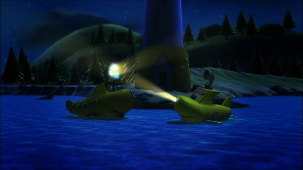 Bild 1 von 3: Da die Glühbirne des Leuchtturms durchgebrannt ist, sollen Timmy und Bess die Schiffe mit ihren Frontscheinwerfern um die Bucht lotsen.