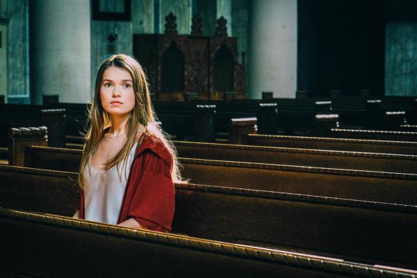 Bild 1 von 11: Im Bild: Zoe Moore (Marie Becker).