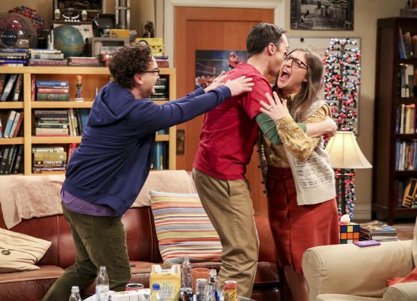 Bild 1 von 10: (v.l.n.r.) Leonard Hofstadter (Johnny Galecki); Sheldon Cooper (Jim Parsons); Amy Farrah Fowler (Mayim Bialik)