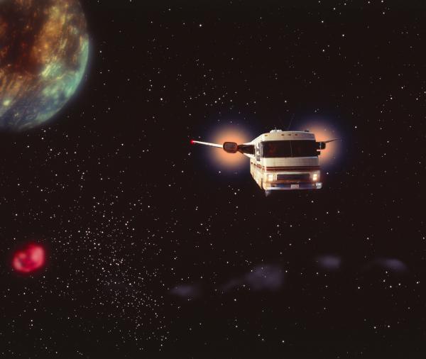 Bild 1 von 5: Lone Starr, ein mittelloser Outlaw, der mit einem gammeligen Weltraum-Wohnmobil durch die Galaxis zieht, bekommt Ärger mit den Spaceballs ...