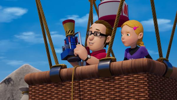 Bild 1 von 4: Hannah und ihr Vater machen eine Ballonfahrt. Dabei werfen sie das Joe-Jet-2000-Düsentriebwerk an.