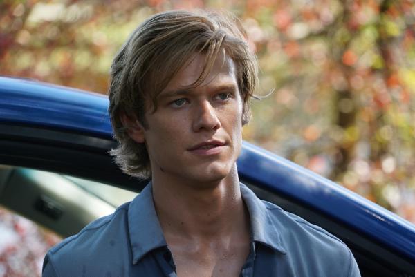 Bild 1 von 11: MacGyver (Lucas Till)