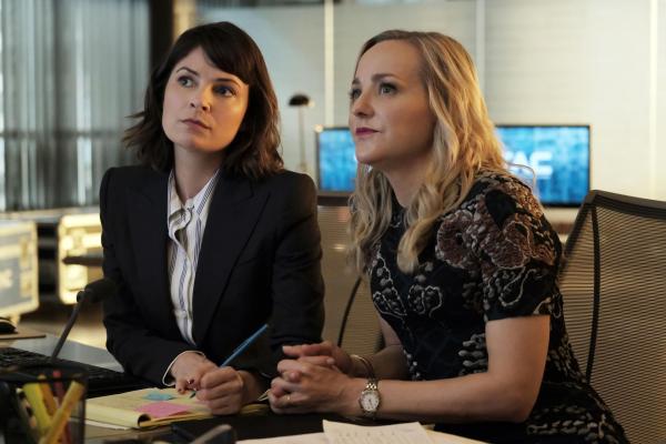 Bild 1 von 12: Taylor Rentzel (MacKenzie Meehan, l.); Marissa Morgan (Geneva Carr, r.)