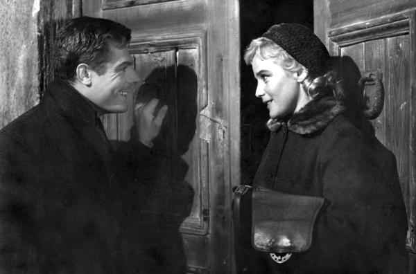 Bild 1 von 4: Der einsame Träumer Mario (Marcello Mastroianni) trifft eines Nachts auf die faszinierende und geheimnisvolle Natalia (Maria Schell).