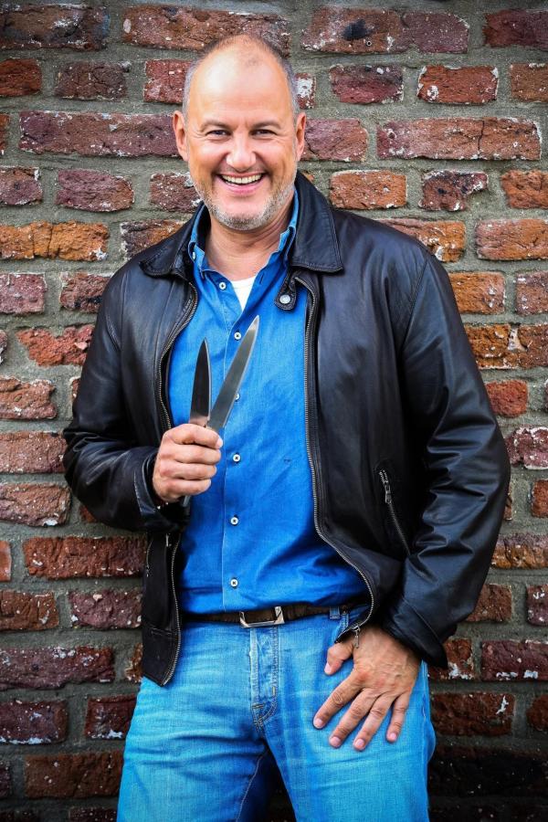 Bild 1 von 23: (8. Staffel) - Sternekoch Frank Rosin räumt auf in Deutschlands Restaurants!