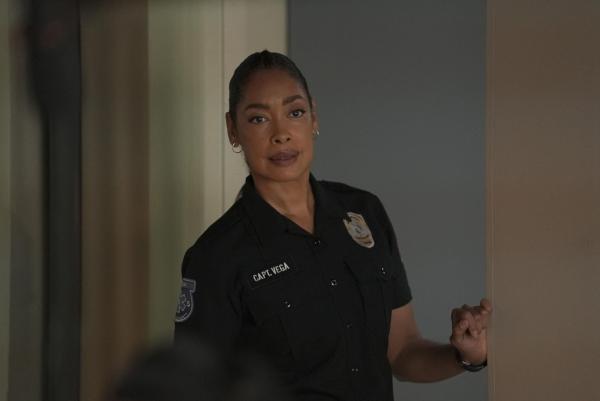 Bild 1 von 11: Tommy Vega (Gina Torres)