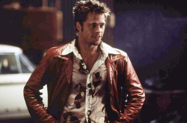 Bild 1 von 3: Brad Pitt als Tyler Durden, der legendäre prügelnde Charakter mit dem geschliffenen Körper in \