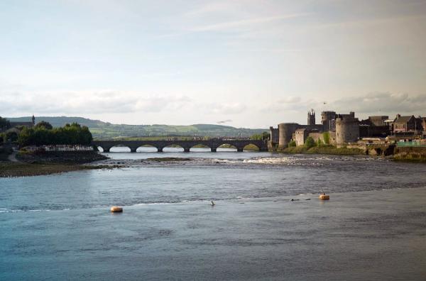 Bild 1 von 2: Im 20. Jahrhundert entstand nahe der irischen Kleinstadt Foynes der erste Flughafen, der Nordamerika mit Europa verband.