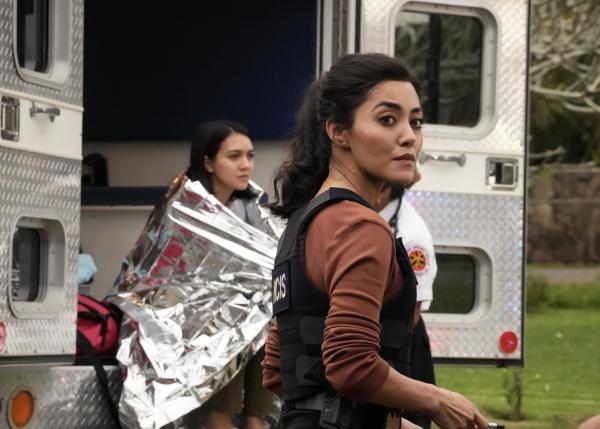 Bild 1 von 8: Lucy Tara (Yasmine Al-Bustami)