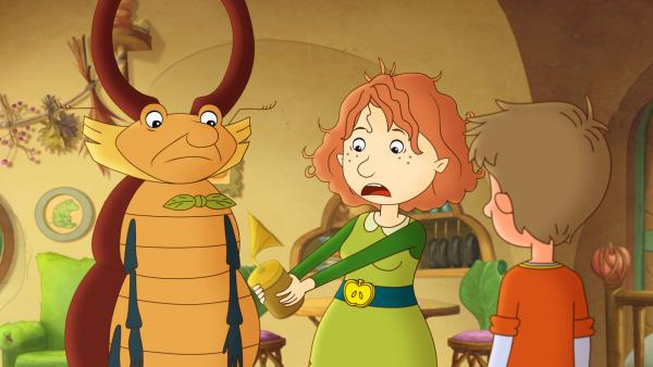 Bild 1 von 4: Krötenschleim! Die Dose mit Petronellas Hexenenergie ist leer!© ZDF/Akkord Film/Bastei Lübbe AG - Honorarfreie Verwendung gemäß AGB im redaktionellen Zusammenhang mit genannter Sendung bei Nennung \