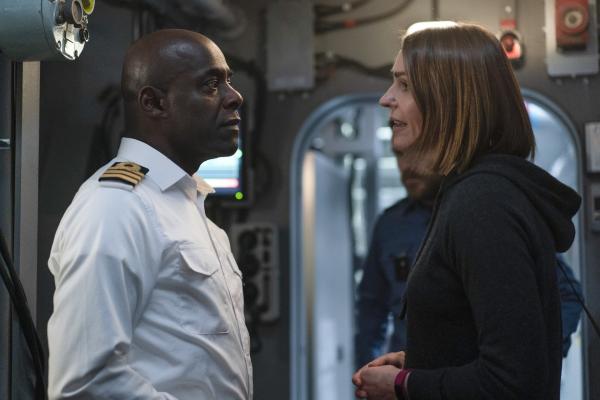 Bild 1 von 14: DCI Amy Silva (Suranne Jones) mit Neil Newsome (Paterson Joseph), dem Kommandanten der \