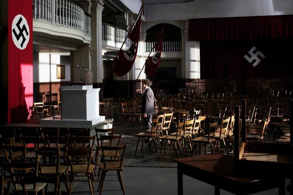 Bild 1 von 21: Im Bild: Christian Friedel (Georg Elser).