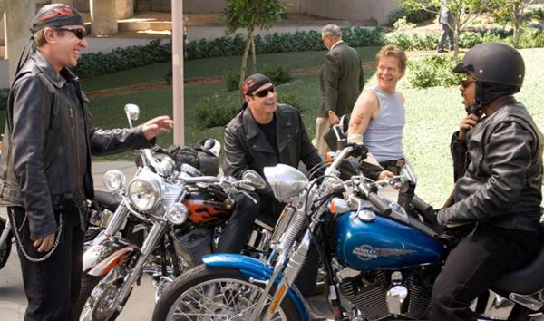 Bild 1 von 19: Die vier gesetzten Freunde Woody (John Travolta, 2.v.l.), Dudley (William H. Macy, 2.v.r.), Doug (Tim Allen, l.) und Bobby (Martin Lawrence, r.) brechen aus ihrem alltäglichen Leben aus, um das Abenteuer ihres Lebens zu erleben ...