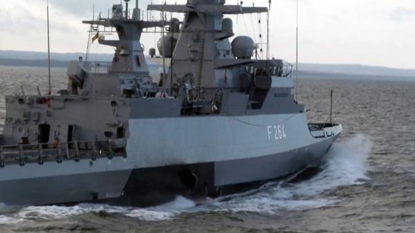 Bild 1 von 1: Die Korvette Ludwigshafen am Rhein (F 264) bei einem Übungsmanöver auf der Ostsee.