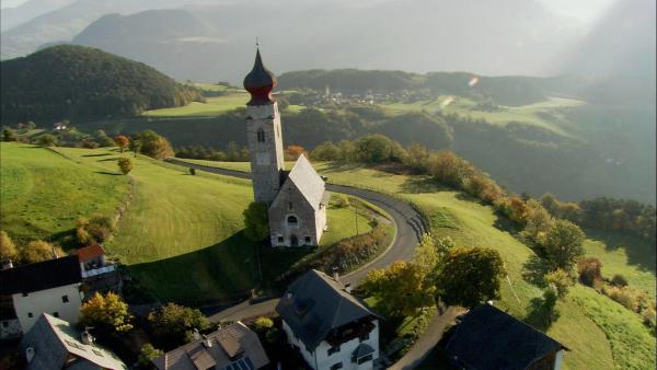 Bild 1 von 18: Im Bild: Nikolauskirche am Ritten.