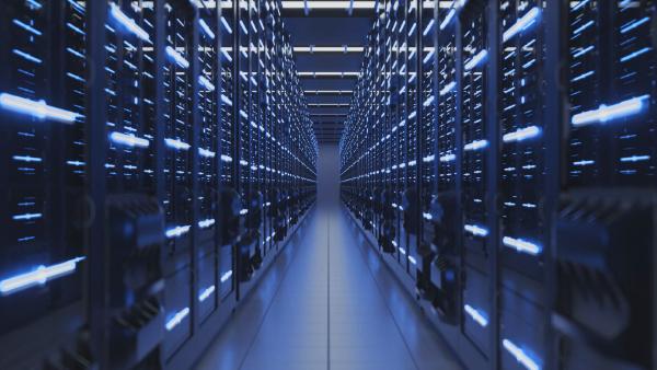 Bild 1 von 3: Mithilfe spezieller Hard- und Software kann Big Data gespeichert, verarbeitet und analysiert werden.