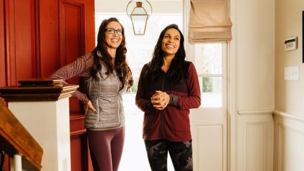 Bild 1 von 4: Justice (Shannon Elizabeth, l.); Reggie (Rosario Dawson, r.)