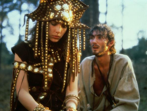 Bild 1 von 3: Diva (Maru Valdivielso) zweifelt an Johannes' (Vladimir Hajdu) Liebe.