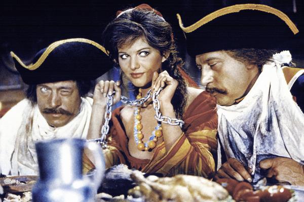 Bild 1 von 9: Claudia Cardinale als Vénus, Komplizin und Geliebte des französischen Banditen Cartouche