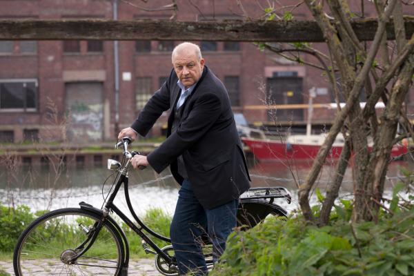 Bild 1 von 8: Wilsberg (Leonard Lansink).