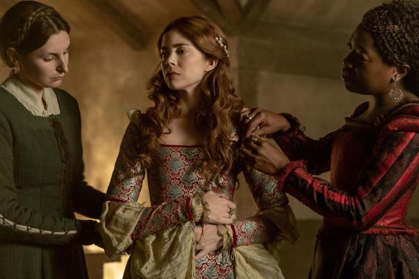 Bild 1 von 5: (v.l.n.r.) Maggie Pole (Laura Carmichael); Catherine of Aragon (Charlotte Hope); Lina de Cardonnes (Stephanie Levi-John)