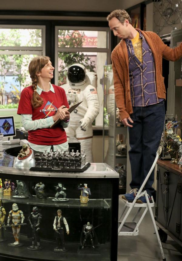 Bild 1 von 8: Denise (Lauren Lapkus, l.); Stuart (Kevin Sussman, r.)