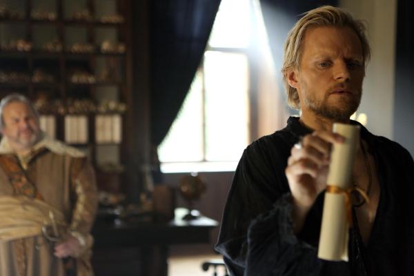 Bild 1 von 8: Rochefort (Marc Warren)