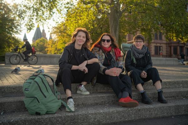 Bild 1 von 4: Von links: Peggy Mädler, Annett Gröschner, Wenke Seemann