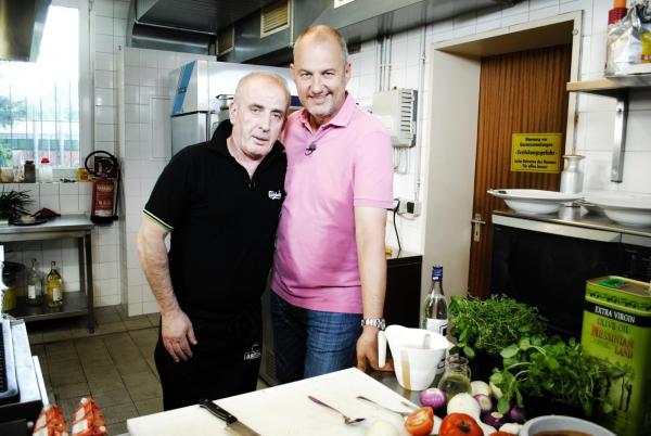 Bild 1 von 14: Griechenland-Krise in Norddeutschland: Frank Rosin (r.) soll dieses Mal das griechische Restaurant \