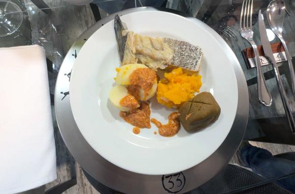 Bild 1 von 3: Der traditionelle Fischeintopf Sancocho ist Festessen und Nostalgiegericht zugleich und typisch für die Kanarischen Inseln.