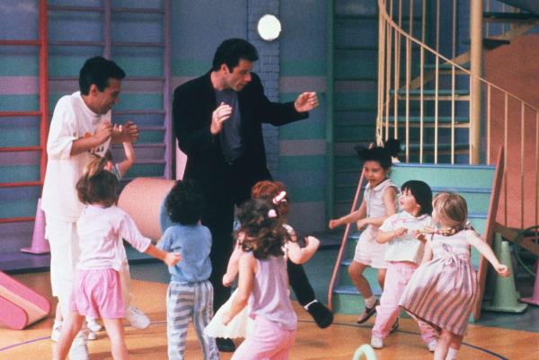 Bild 1 von 8: James (John Travolta)