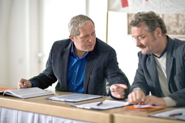 Bild 1 von 26: Im Bild (v.li.): Harald Krassnitzer (Thomas Stickler), Ferry Öllinger (Jakob Ressler).
