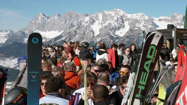 Bild 1 von 10: Im Bild: In der Hochsaison kommen bis zu 25 Tausend Menschen täglich ins Schigebiet nach Schladming.