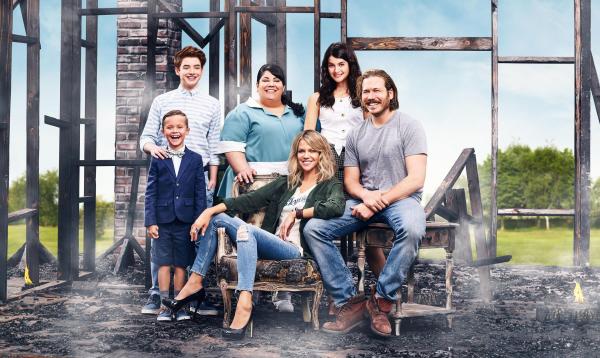 Bild 1 von 12: (v.l.n.r.) Ben (Jack Stanton), Chip (Thomas Barbusca), Alba (Carla Jimenez), Mickey (Kaitlin Olson), Sabrina (Sofia Black-D'Elia), Jimmy (Scott MacArthur)