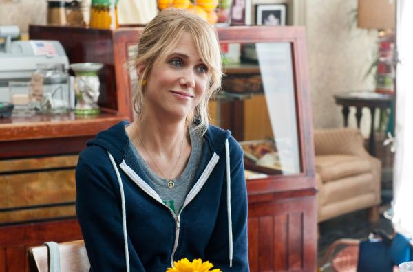 Bild 1 von 10: Momentan läuft in Annies (Kristen Wiig) Leben nichts, aber auch wirklich gar nichts rund. Ihr Freund will außer Sex nicht viel von ihr wissen, beruflich ist nichts so wie erhofft und jetzt soll sie auch noch Brautjungfer bei ihrer besten Freundin werden ...