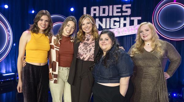 Bild 1 von 1: Moderatorin Laura Brümmer (mi.) mit ihren Gästen v.l.n.r.: Elizaveta Akhler, Victoria Abelmann-Brockmann, Rebecca Pap, Karo Bender