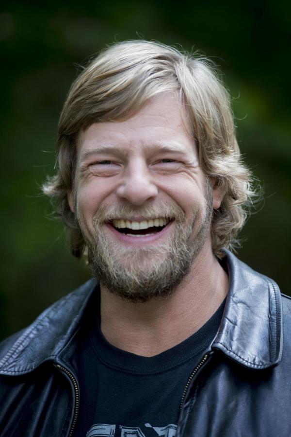 Bild 1 von 30: (4. Staffel) - Kehrt nach monatelanger Abstinenz in Polizeipräsidium zurück, um an \