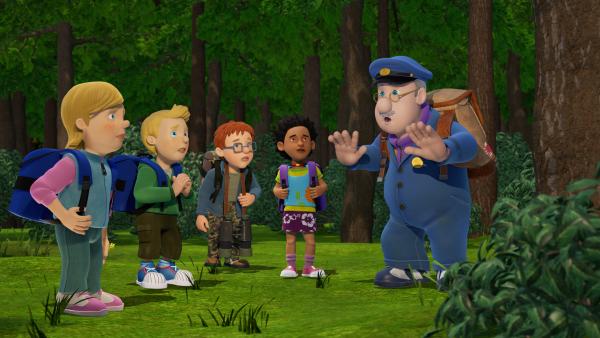 Bild 1 von 3: Sarah, James, Norman und Mandy verirren sich mit Gareth im Wald.