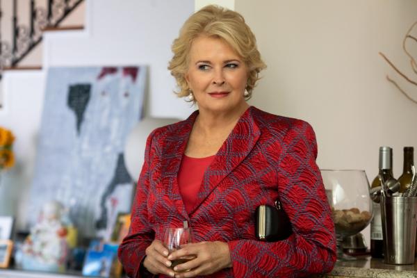 Bild 1 von 8: Sharon (Candice Bergen)