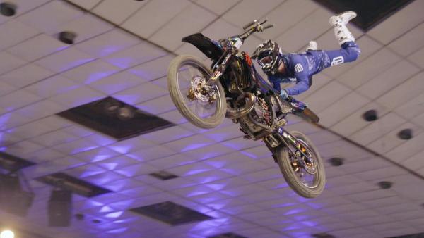 Bild 1 von 10: Im Bild: Freestyleshow in der Stadthalle.