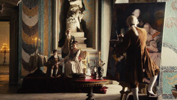 Bild 1 von 4: Eine wirklich hinterhältige Nummer zieht Katharina die Große mit ihrem Gatten Zar Peter III. ab: Nach außen mimen sie die traute Bilderbuchfamilie. Aber hinter den Kulissen herrscht alles andere als eitler Sonnenschein. Katharina hat zahlreiche Affären und bekommt vermutlich von einem ihrer Geliebten ein Kind. Ihr Mann spricht dafür dem Alkohol zu. Als Peter dann endlich den Thron besteigt, schmiedet Katharina mit ihrem aktuellen Lover einen Komplott und stürzt Peter, der aus bis heute unerklärlichen Gründen bald darauf stirbt. Was für ein fieses Eheweib!