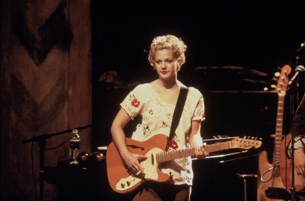 Bild 1 von 2: Holly (Drew Barrymore)