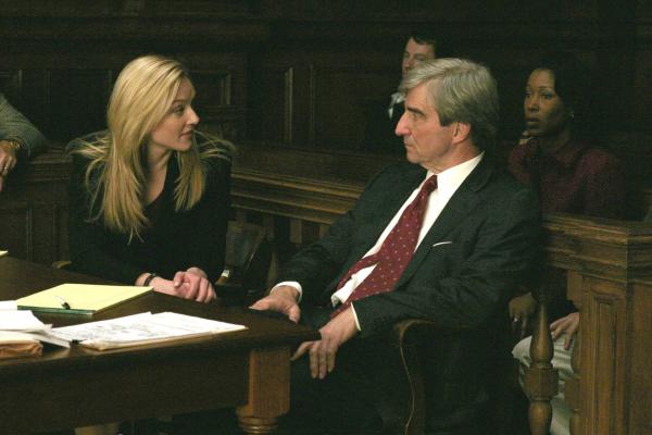 Bild 1 von 3: (l-r) Elisabeth Rohm as A.D.A. Serena Southerlyn, Sam Waterston as Asst. D.A. Jack McCoy -- NBC Universal
