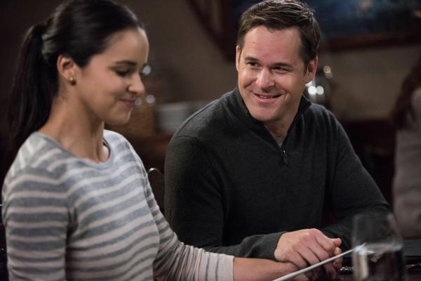 Bild 1 von 13: Amy Santiago (Melissa Fumero, l.); Teddy (Kyle Bornheimer, r.)