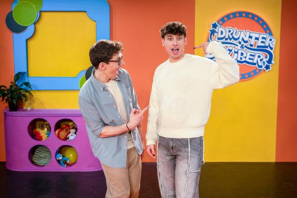 Bild 1 von 8: Im Bild: Christoph Hirschler und NOA.