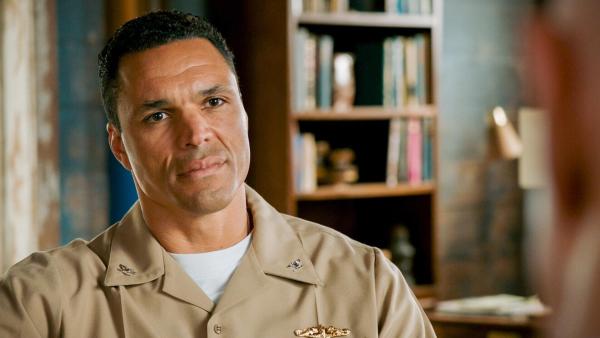 Bild 1 von 21: Im Bild: Tony Gonzalez (Captain David Alonso).