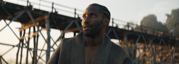 Bild 1 von 5: Der ehemalige Undercoveragent Joshua (John David Washington) stimmt seinem erneuten Einsatz in Neu Asien nur zu, weil es Gerüchte hinsichtlich eines Überlebens seiner totgeglaubten Frau gibt.