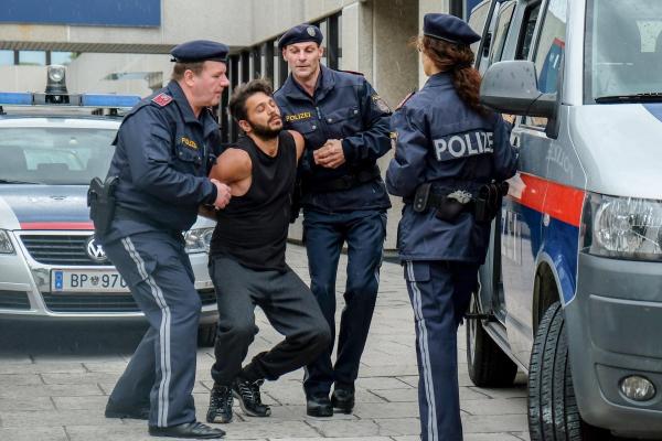 Bild 1 von 14: Im Bild: Tamer Arslan (Vlastimil, mi.).